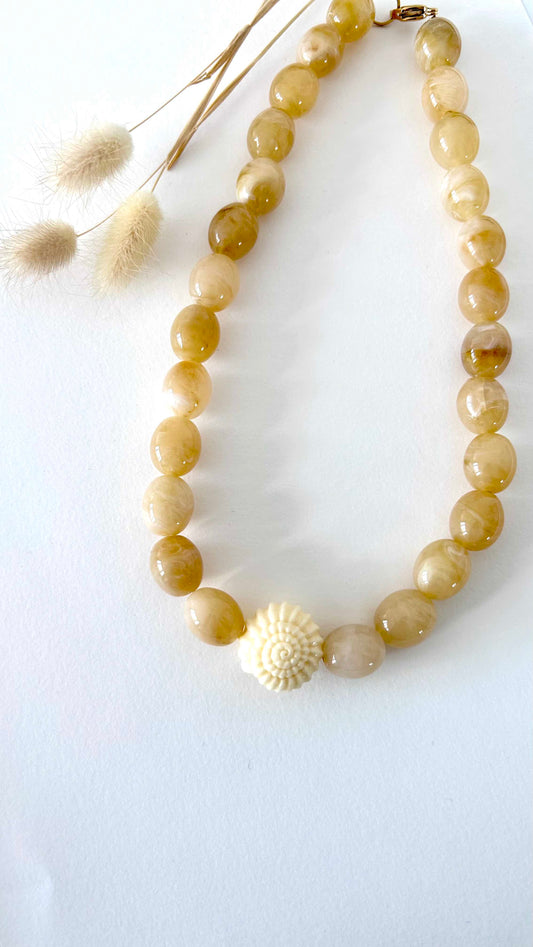 Collier Mahé