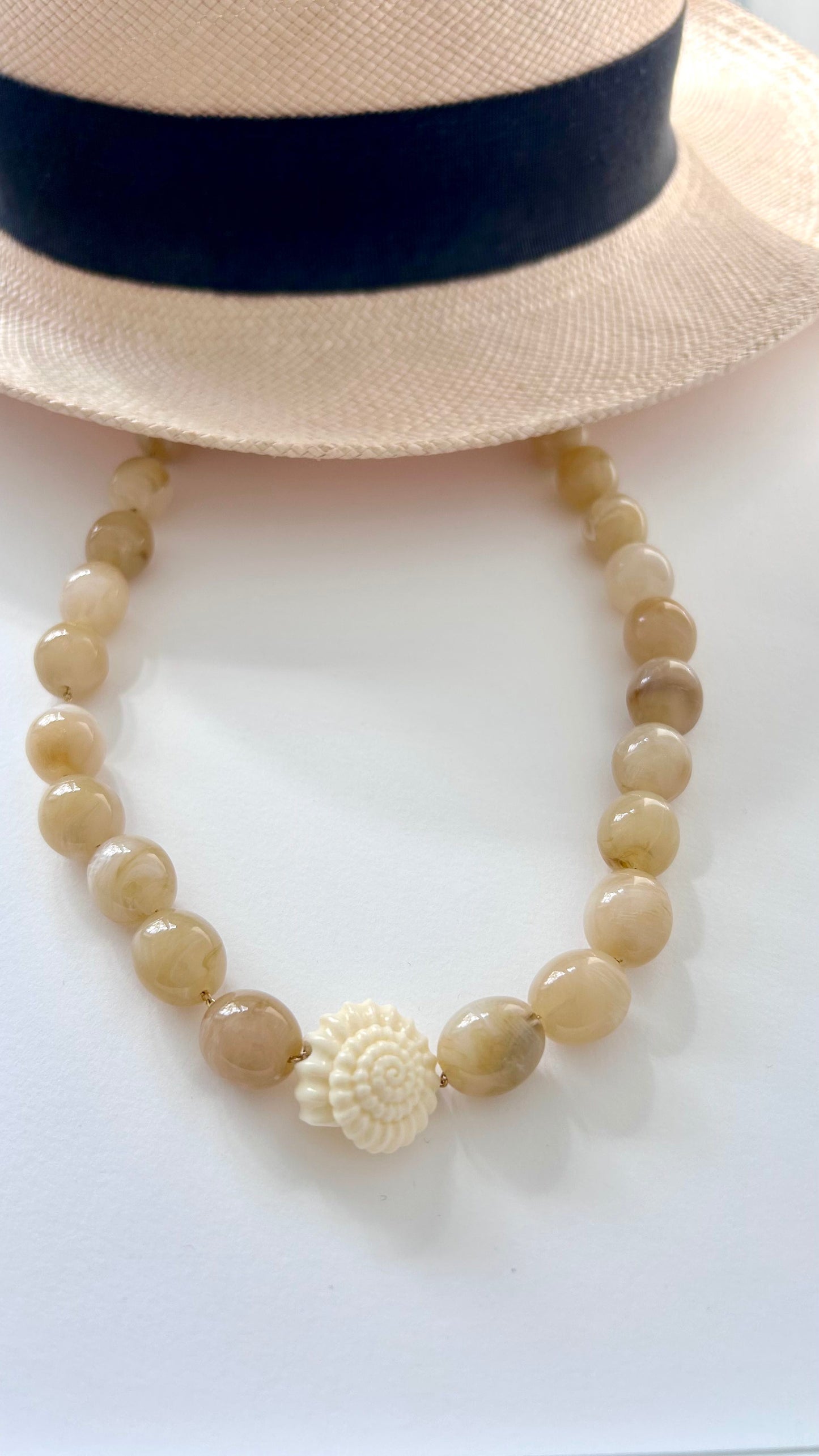 Collier Mahé